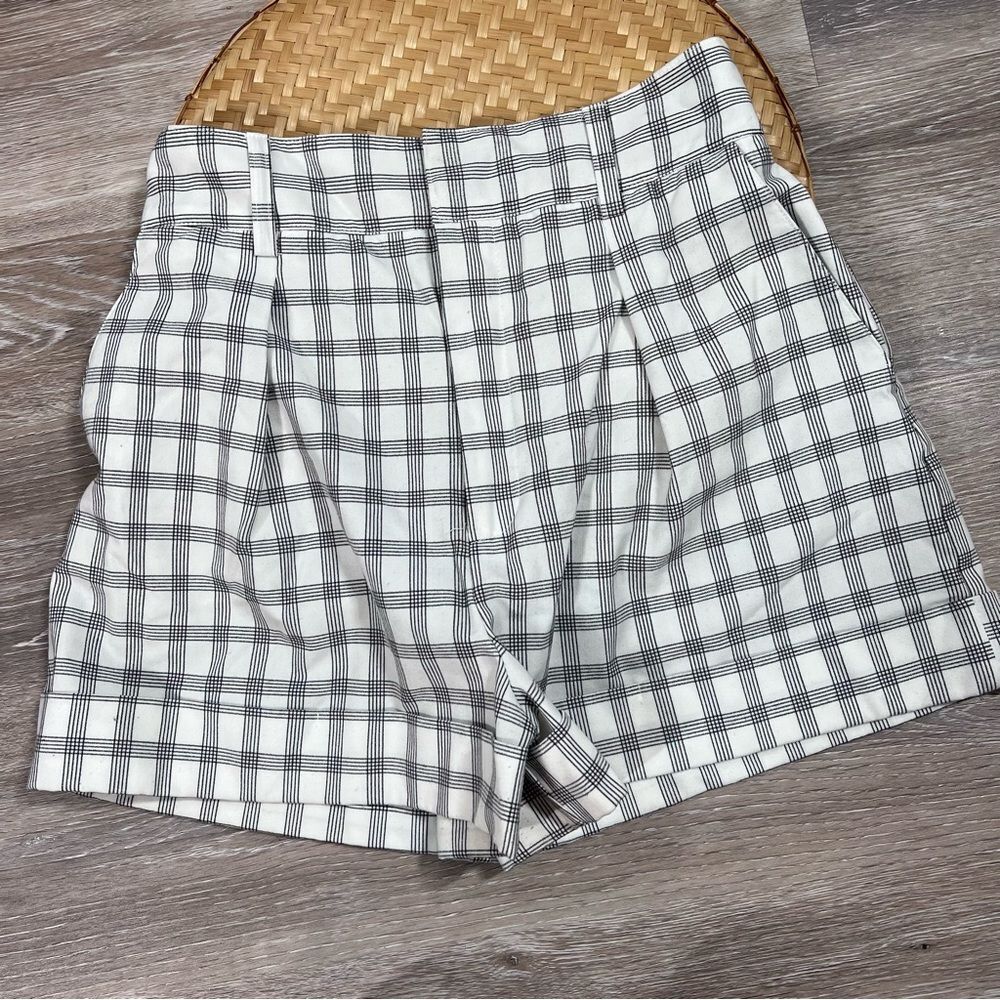 Danielle Bernstein plaid high waisted shorts women’s size 4 - Picture 2 of 5